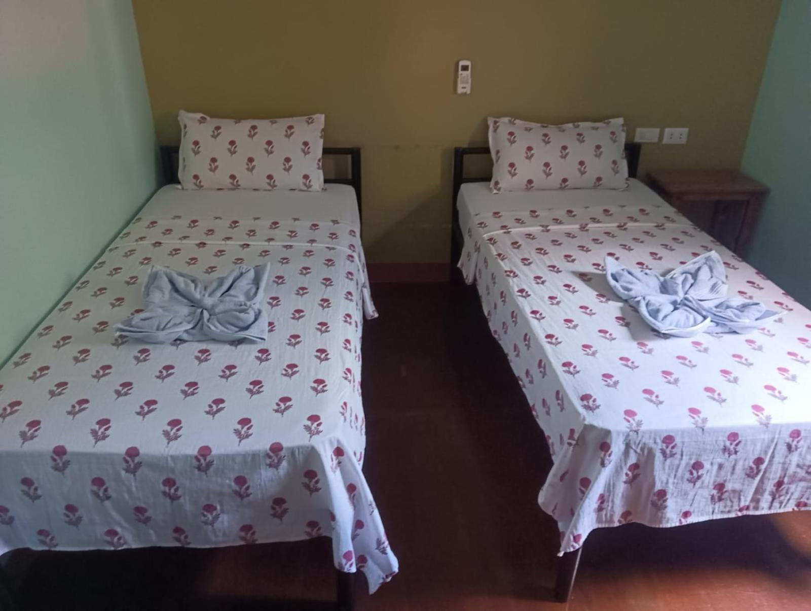 Hotel Ashoka Эль-Нидо Экстерьер фото